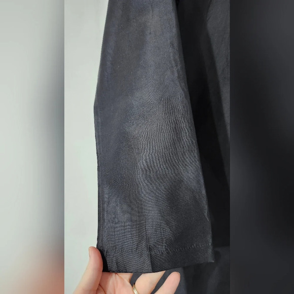 Artisans Angkor Womens Silk Tunic Top Size L (?) Black Shell Buttons Cambodian - Picture 4 of 9